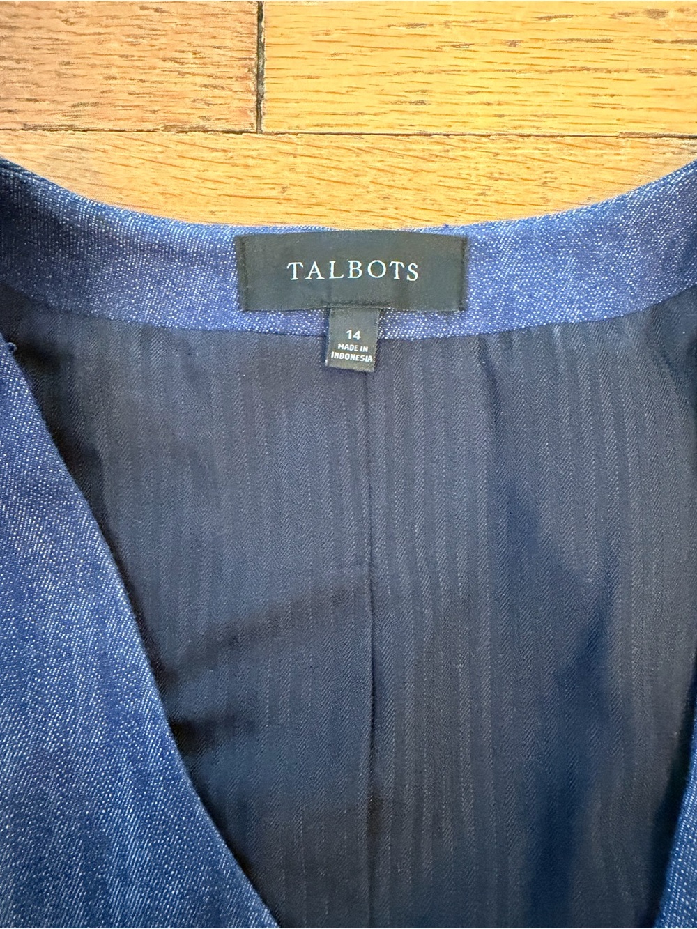 Talbots Refined Denim Vest top - Picture 6 of 9